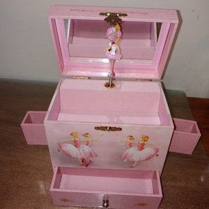 Music Jewelry Box Wind-Up. Beautiful Music Box plays the classic "Swan Lake"